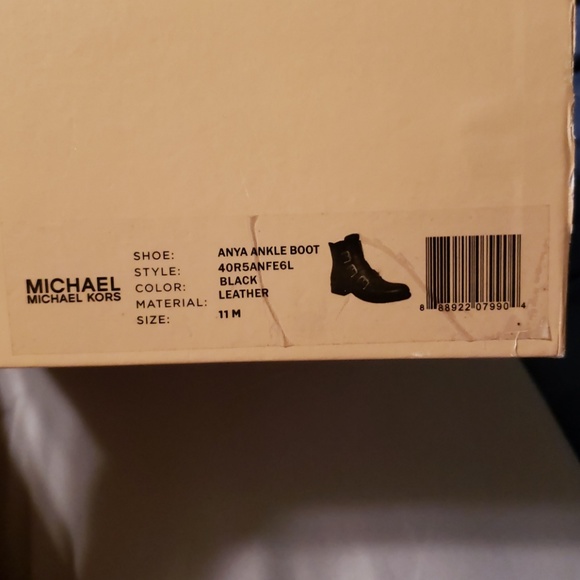 Michael kors booties - Picture 2 of 3